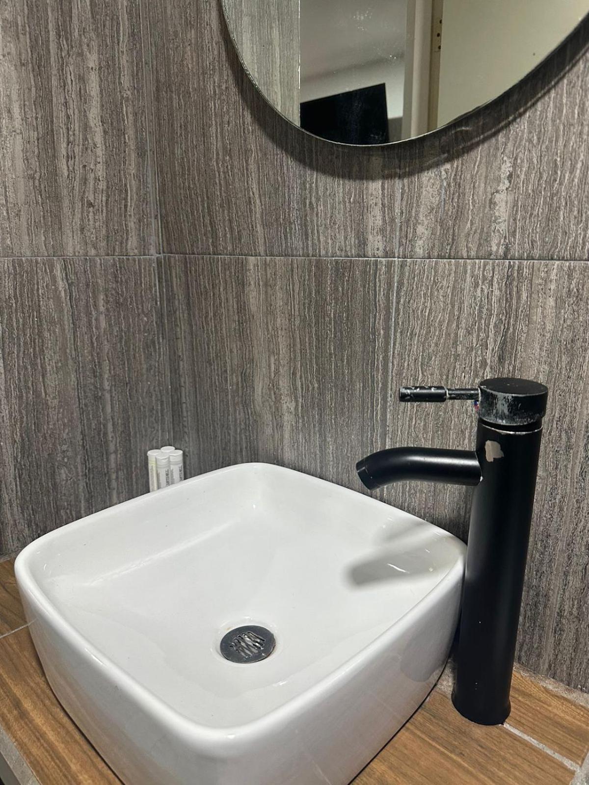 Apartamentos Ambassador 提华纳 外观 照片